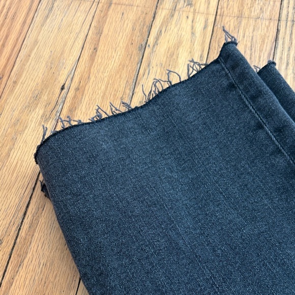 Madewell Black Mid-Rise Kick Out Jeans - Picture 4 of 8